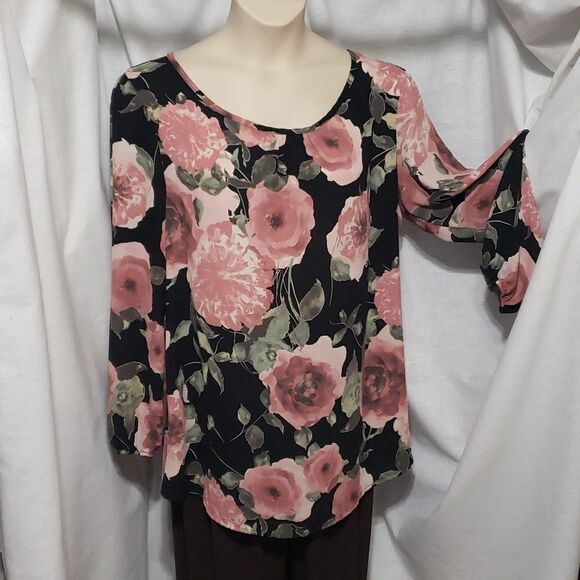 Janette  Plus. Black & Pinks Floral Blous: Scoop Neck; Long Sleeves. SZ 1X - Picture 1 of 13